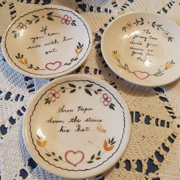 Vintage Pennsylvania Dutch Folk Art Saucer Plates Set Of 3 - Picture 6 of 7